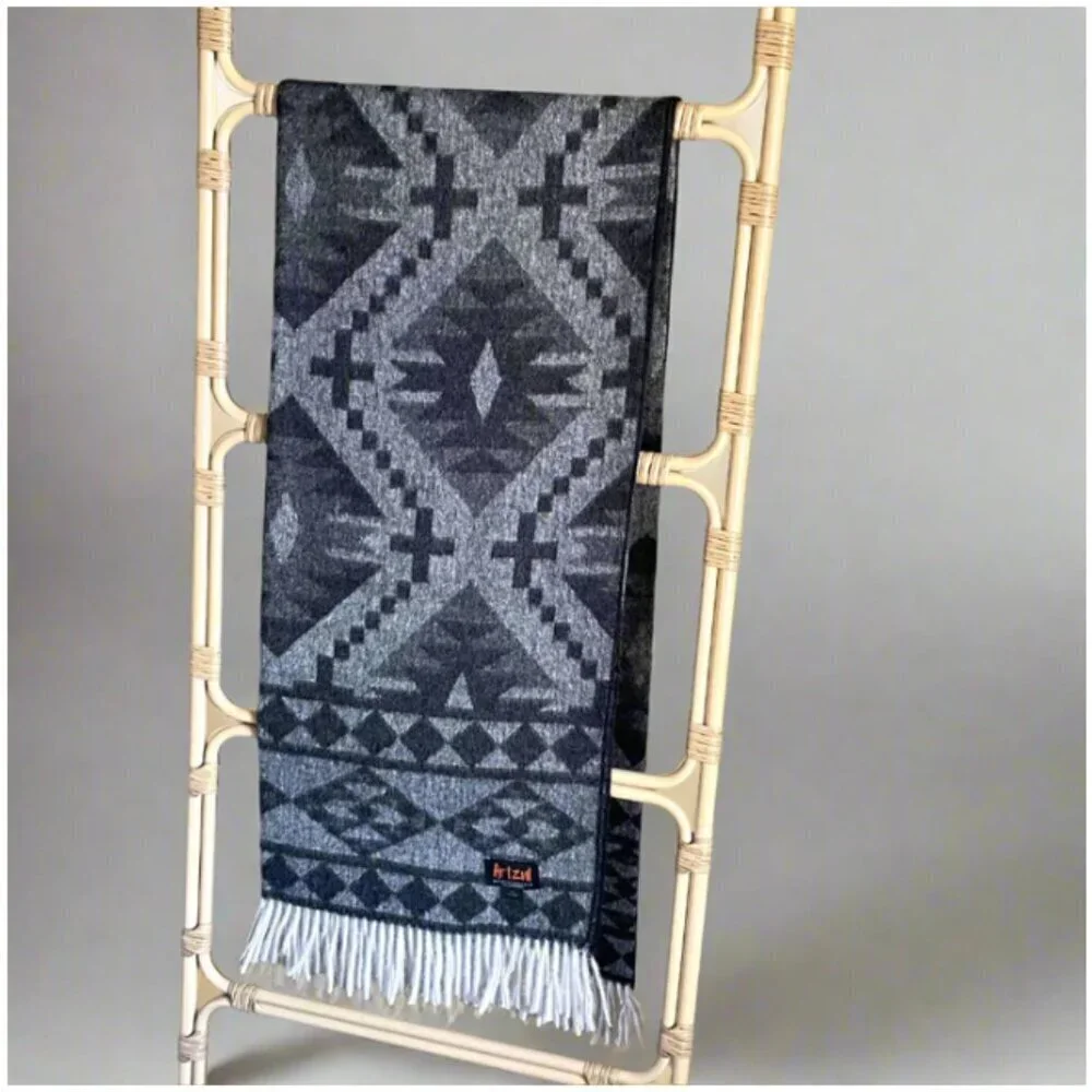 ARTZNL 100% Baby Alpaca Throw Blanket Black Diamond Large Luxury Soft All Season